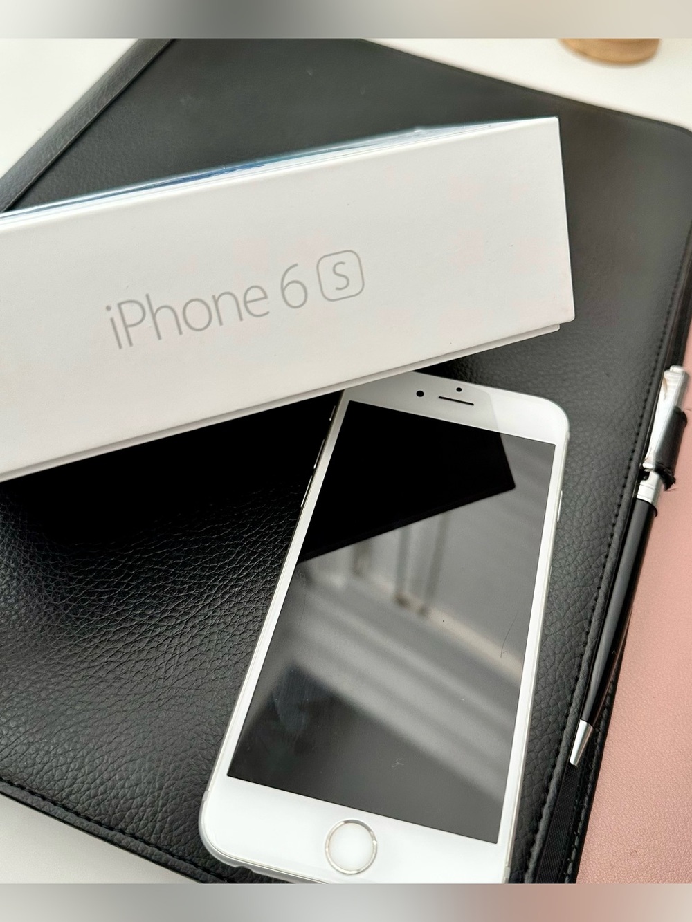 Pre-owned iPhone 6s - 64 GB